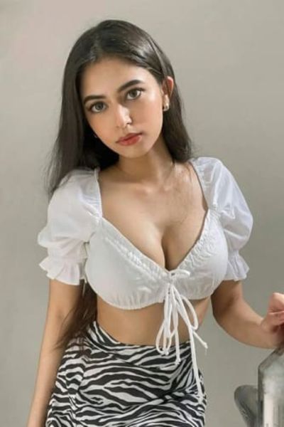 Housewife Celebrity Escorts In Noida